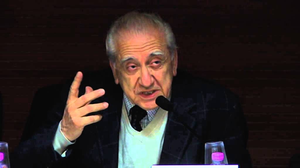 Il linguista italiano Francesco Sabatini (youtube)