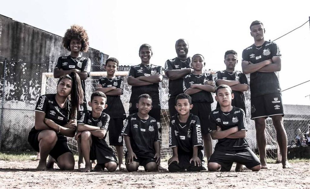 La foto della campagna antirazzista del Santos Football Club