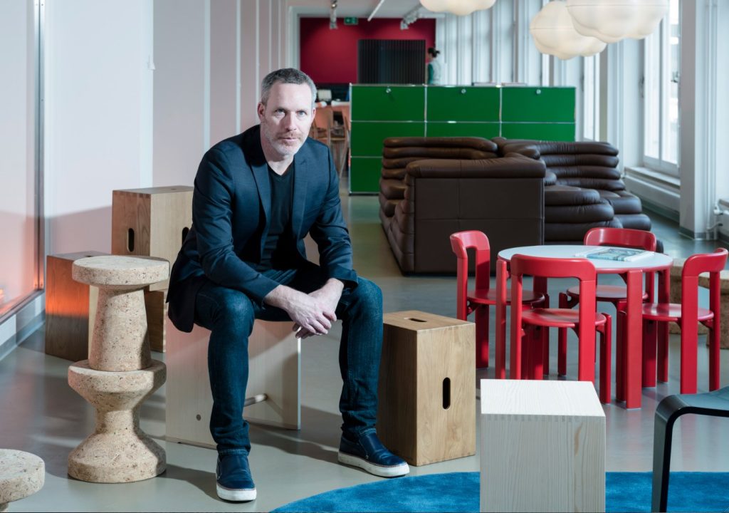 Christian Brändle, direttore del Museum für Gestaltung, nella Swiss Design Lounge (© ZHdK)