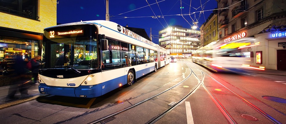 Il bus 32 vicino al leggendario cinema indipendente Uto, a Kalkbreite (stadt-zuerich.ch)