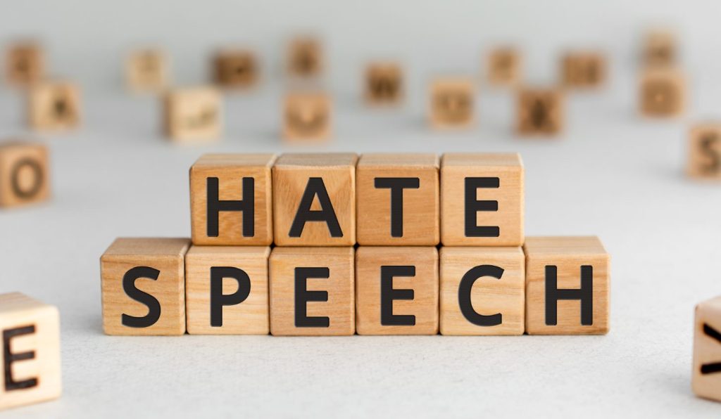 Nei discorsi sembra esserci sempre più odio (Shutterstock)
