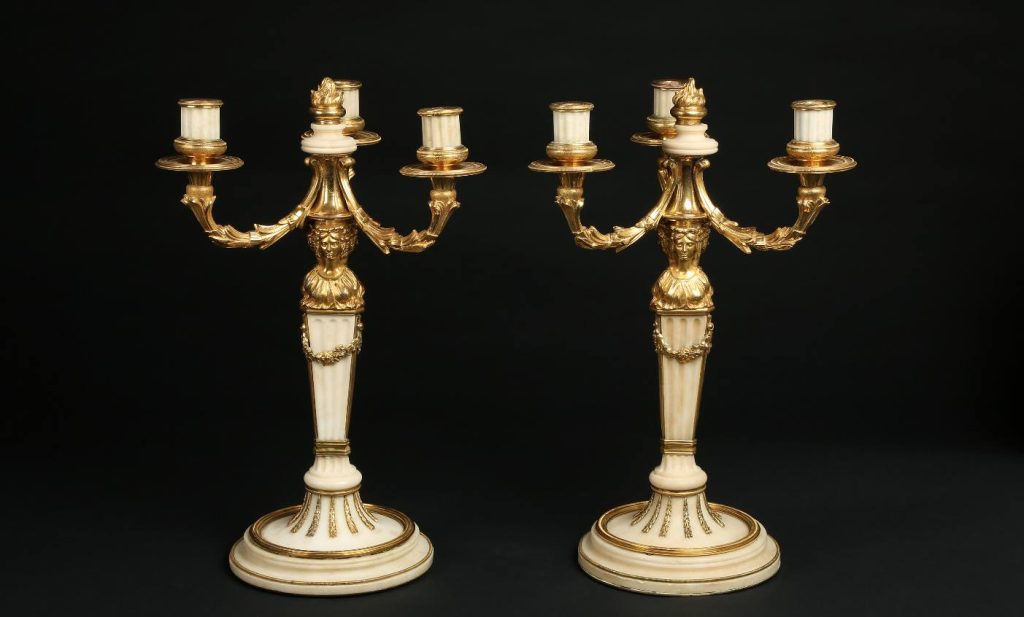 L. Valadier, coppia di candelabri, 1783 ca., marmo bianco e bronzo dorato (Giordano Art Collections, foto Michele Crispo, Torino)