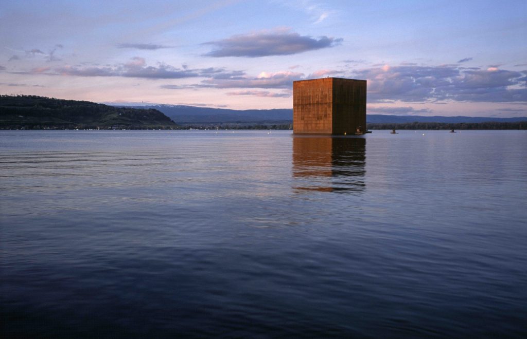 Il monolito di Jean Nouvel all’arteplage di Murten, Expo02 (Keystone)