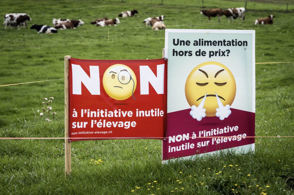 Gli ambienti contadini sono fermamente contrari all’iniziativa contro gli allevamenti intensivi (Keystone)