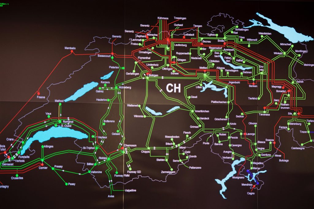 La rete di alta tensione elettrica svizzera gestita da Swissgrid (Keystone)