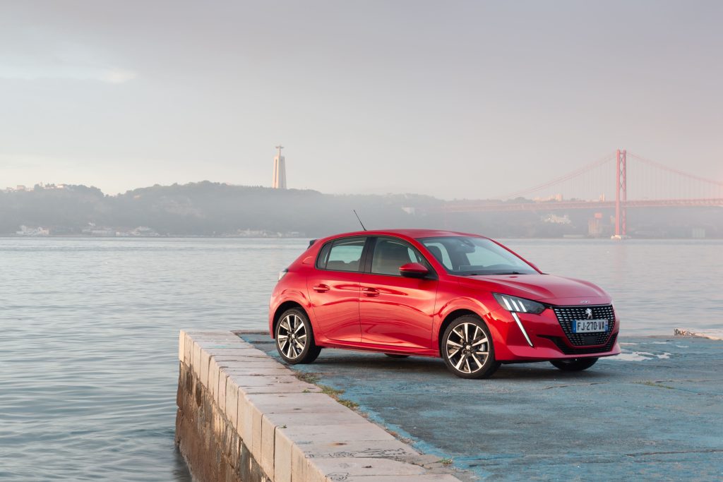 La vera erede della 205 GTI è la 208 versione elettrica (Peugeot)