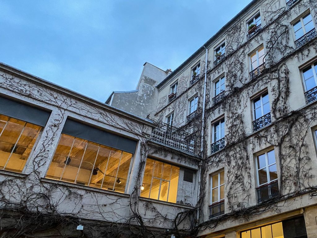 Parigi, il Marais – loft nascosto in una corte interna