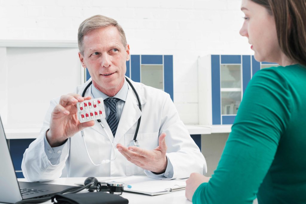La cura antibiotica è sempre individuale e prescritta dal medico, le dosi inutilizzate devono essere riconsegnate in farmacia (Freepik.com)
