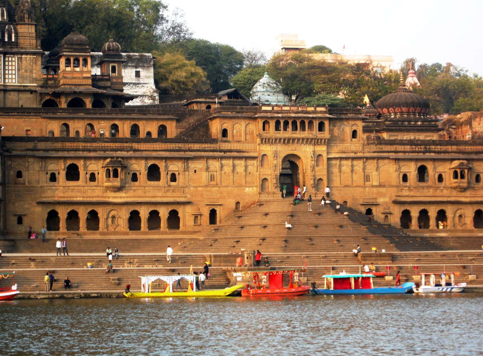 Ahilya Fort e ghat, a Maheshwar