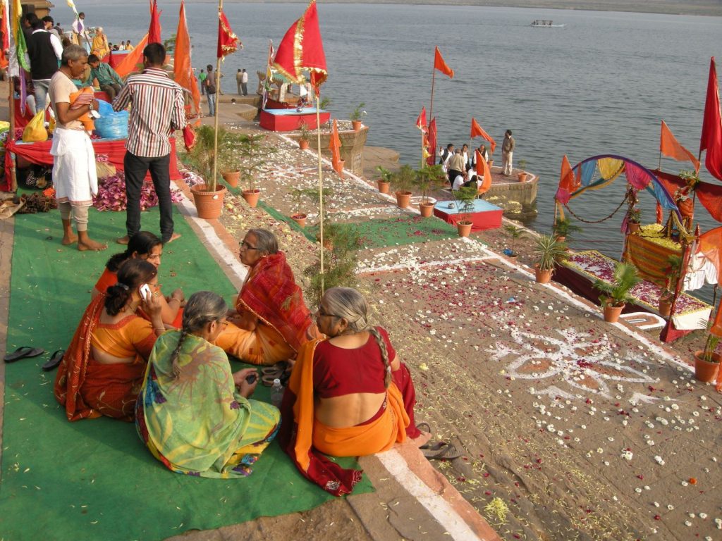Maheshwar, festa per compleanno Narmada
