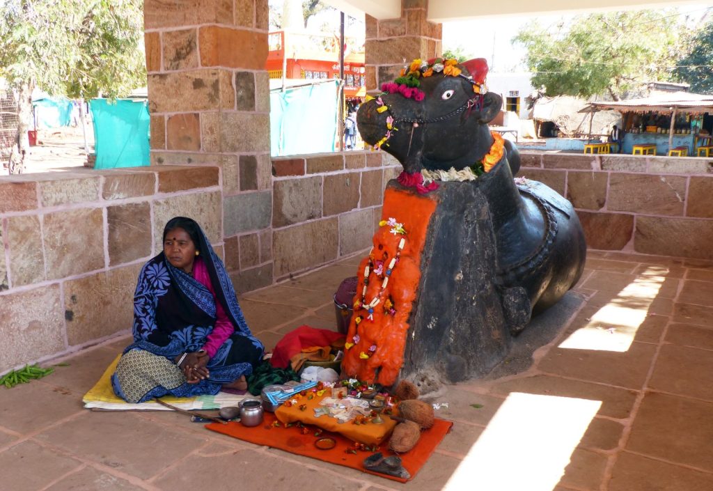 Omkareshwar, tempio con Nandi, il toro veicolo di Shiva