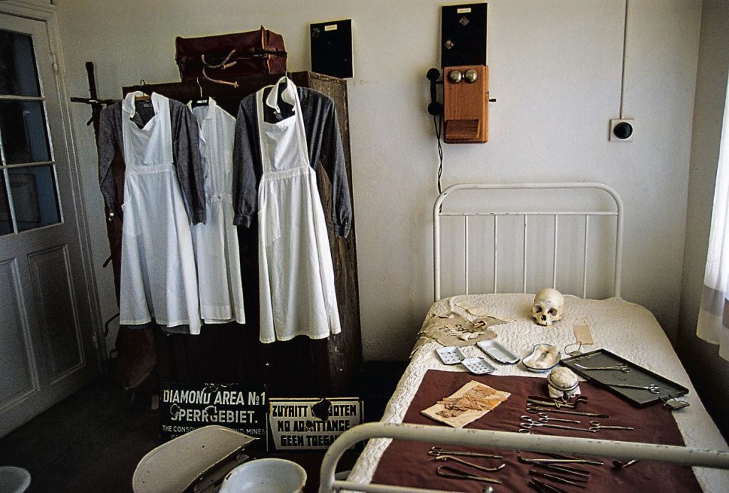 Quel che resta dell’ospedale di Kolmanskop