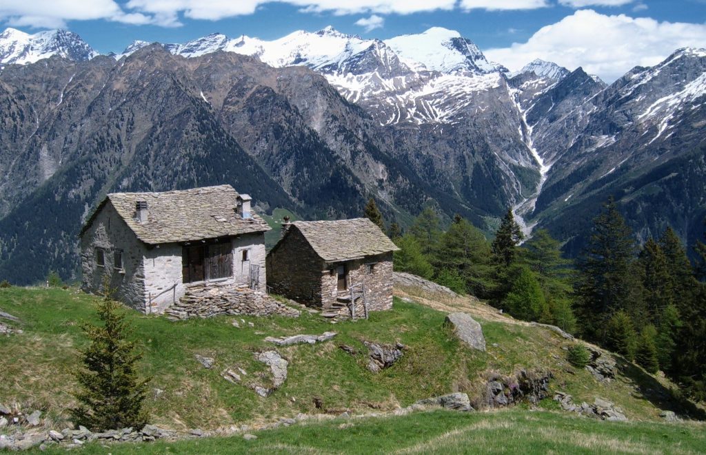 «A volte si trovano immobili intestati a proprietari di fine XIX secolo, senza che l’attribuzione a cascata abbia ancora avuto luogo» (Wikimedia)