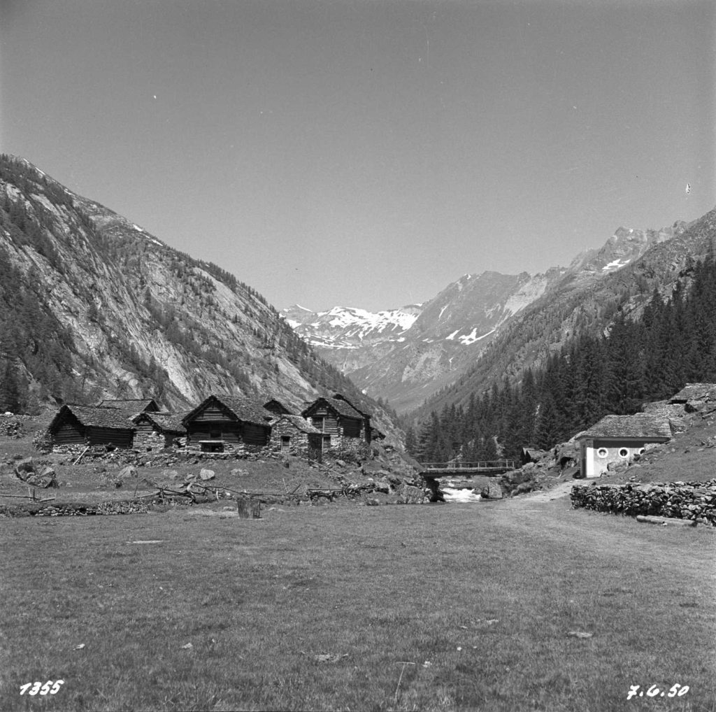 La Valle del Sambuco, sopra Fusio, prima dei lavori (Foto Ofima)
