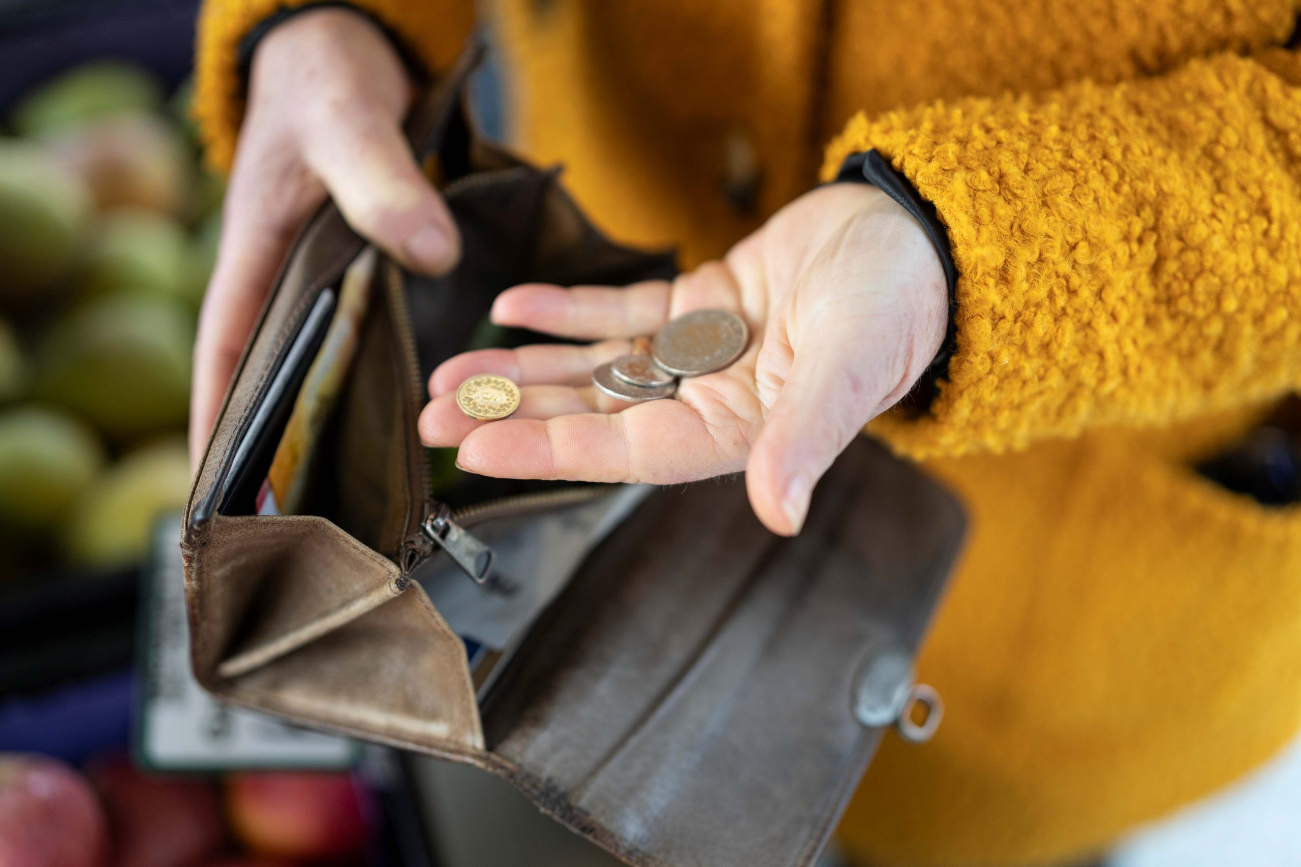 Il gap salariale aumenta con l'età (Keystone)