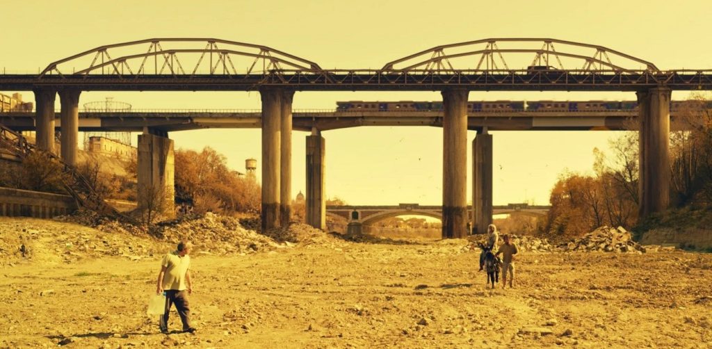 Una scena del film "Siccità" di Paolo Virzì