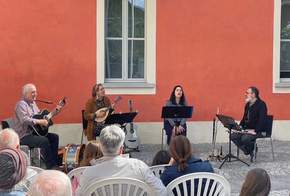La nuova formazione dei Panighiröl, da sinistra, con Peo Mazza, Sara Magon, Valentina Londino e Christian Gilardi