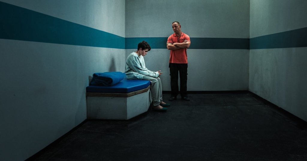 L'attore Stephen Graham e il giovane Owen Cooper sono padre e figlio nella serie "Adolescence" prodotta da Netflix (Courtesy of Netflix)