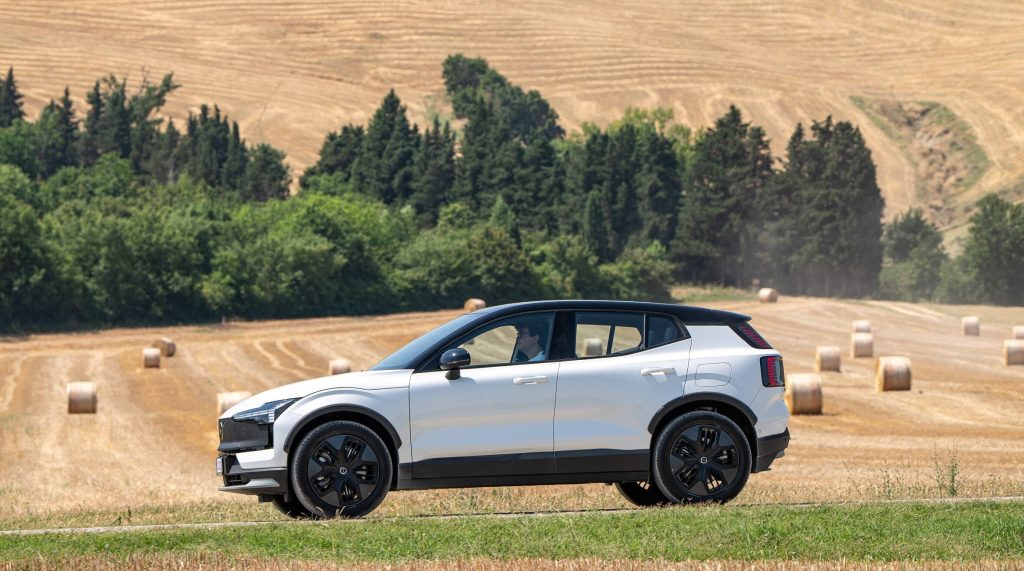La nuova Volvo EX30 Cross Country, un concentrato di tecnologia e design