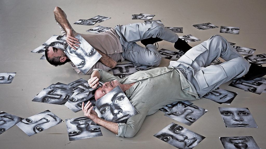 Avi Kaiser e Sergio Antonino durante una delle loro performance (Sharon Zindany)