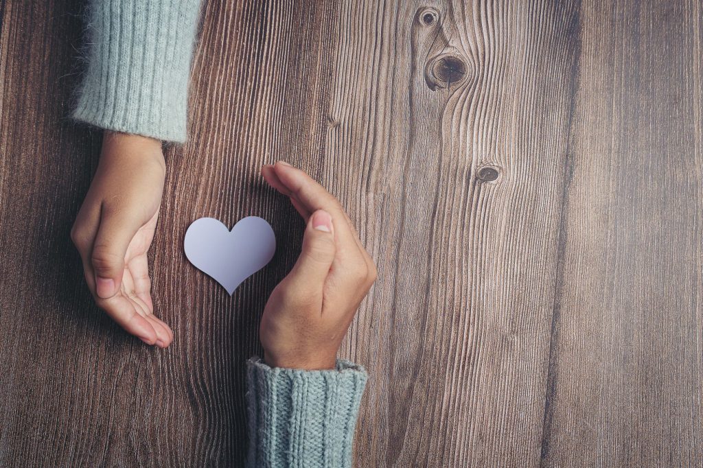 Per Weston il sistema mondiale ci sta portando a fare scelte basate su una cultura iper alimentata tecnologicamente e denutrita spiritualmente (Freepik)