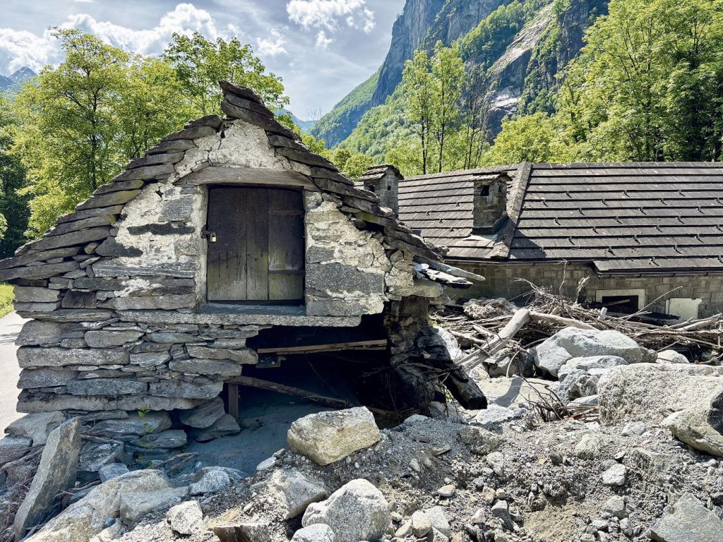 Un’antica grà, danneggiata dall’alluvione dell’anno scorso a Mondada.