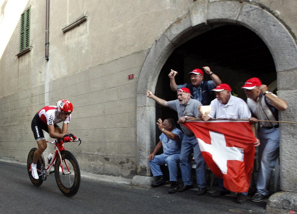 A Rancate, Fabian Cancellara durante la cronometro dei mondiali di ciclismo di Mendrisio, settembre 2009 (©Karl Mathis)