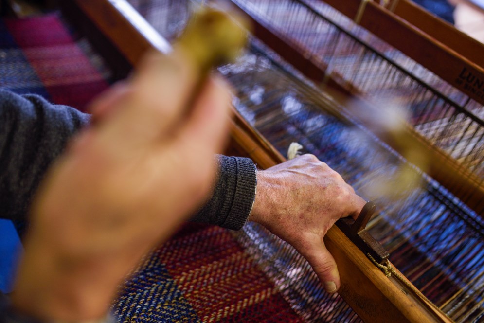 Ardara, telaio in tweed intrecciato a mano dal tessitore tradizionale Eddie Doherty