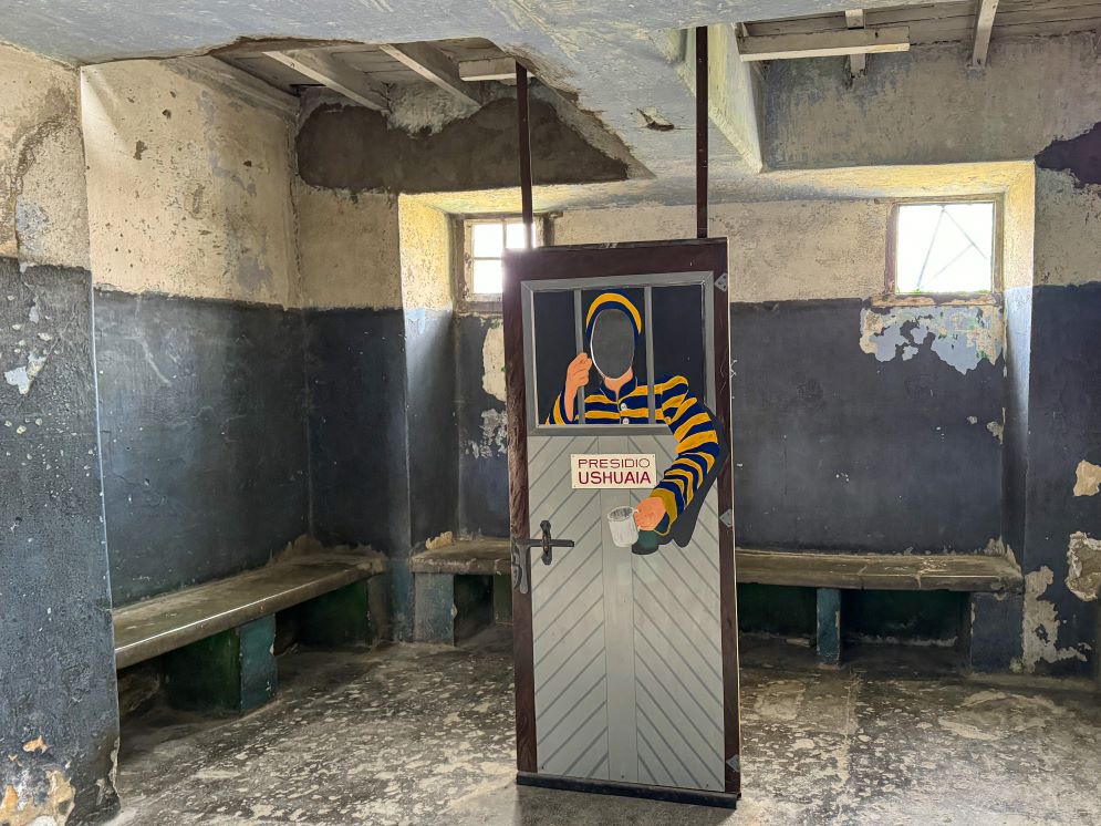 L'interno di un'ala del museo del carcere, che non è stata rinnovata e mostra le condizioni di vita durissime a cui erano sottoposti i detenuti