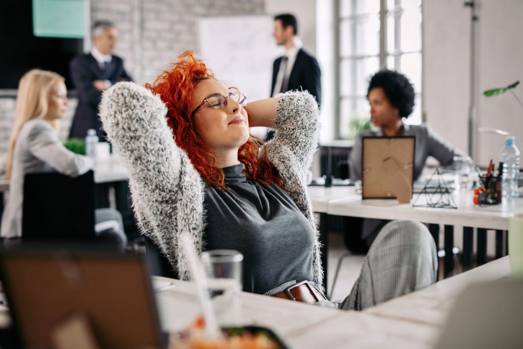 Nello stress della quotidianità l’obiettivo diventa quello di imparare a navigare in questo flusso senza esserne travolti (Freepik.com)